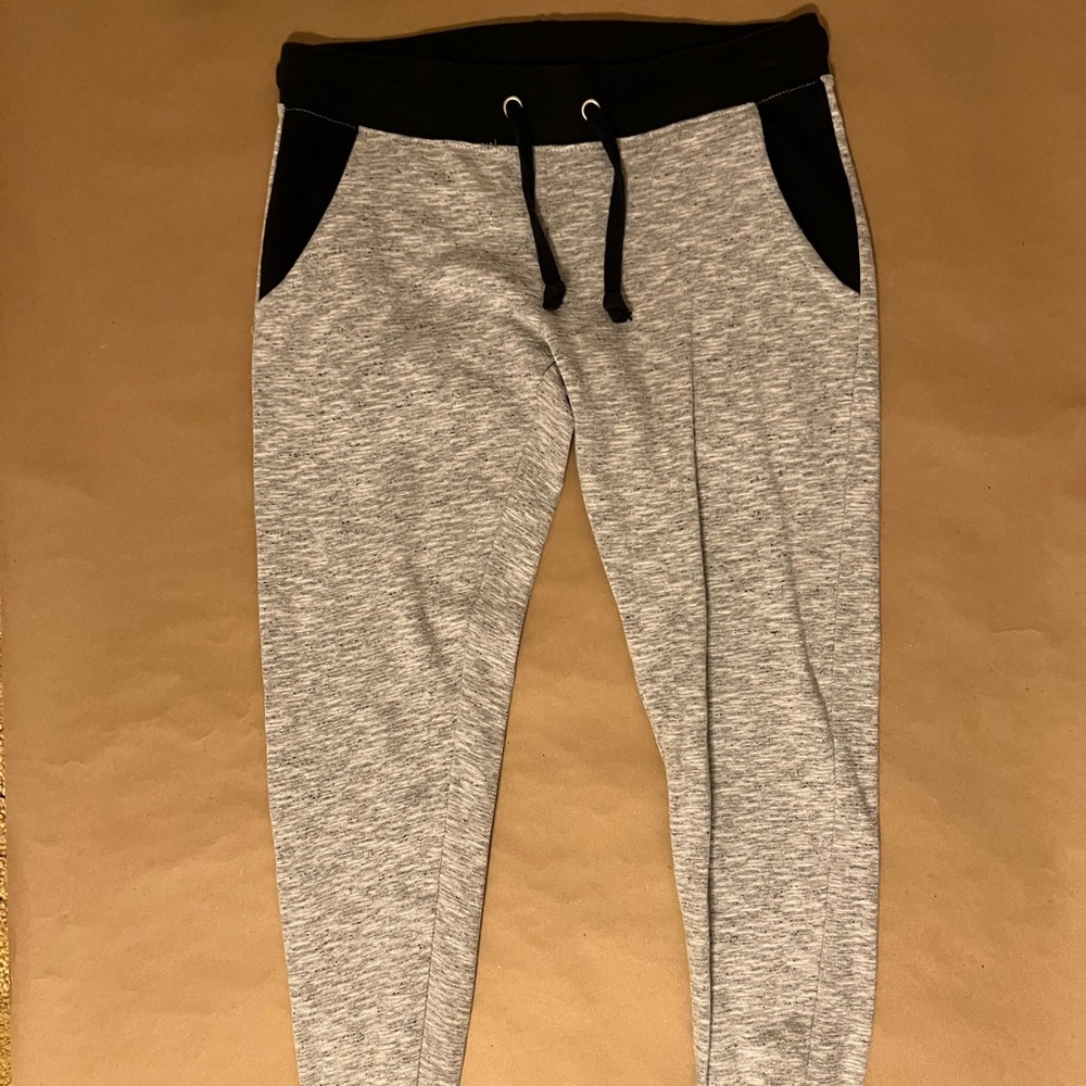 Thrill Gary and black joggers unisex